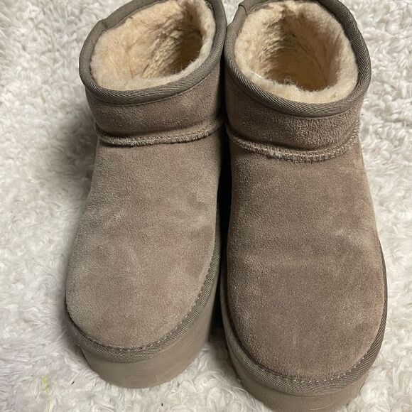 BEARPAW
WOMENS RETRO SHORTY LEATHER SUEDE TAUPE PLATFORM FUR BOOT SZ10 - Picture 5 of 16